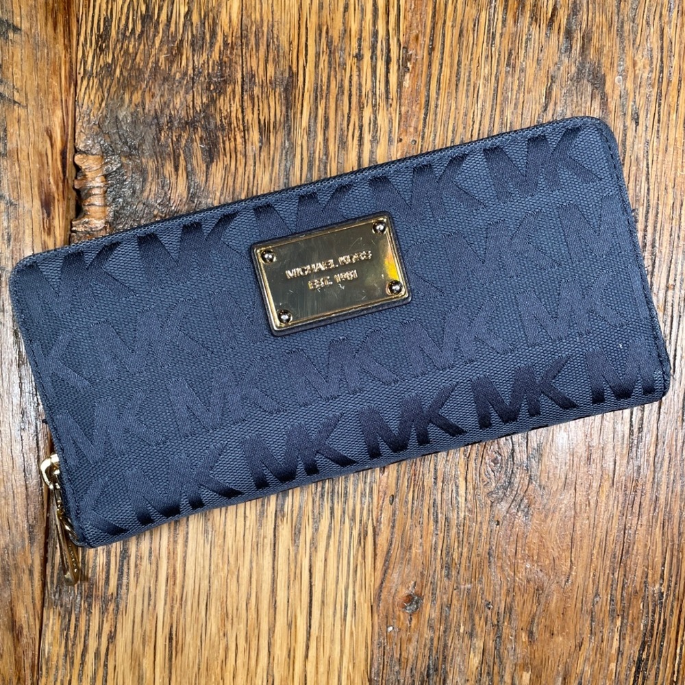 Michael Kors Jet‎ Set Continental Zip Around Wallet Navy Blue Monogram Jacquard